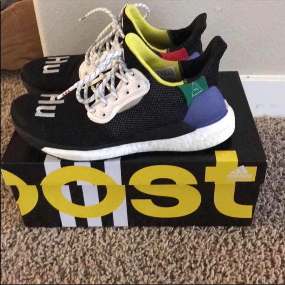 Pharrell solar Hu glides